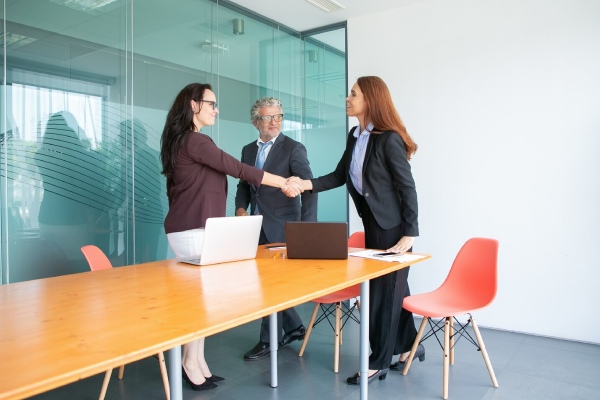 Why Choose Arabian Wingz For Business Setup in IFZA Freezone