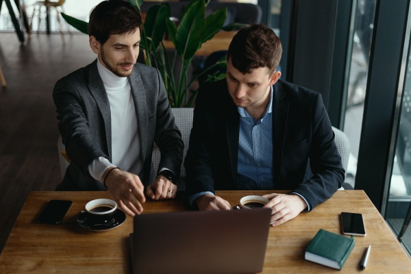 How CFO Services From Arabian Wingz Bring Value to Your Company