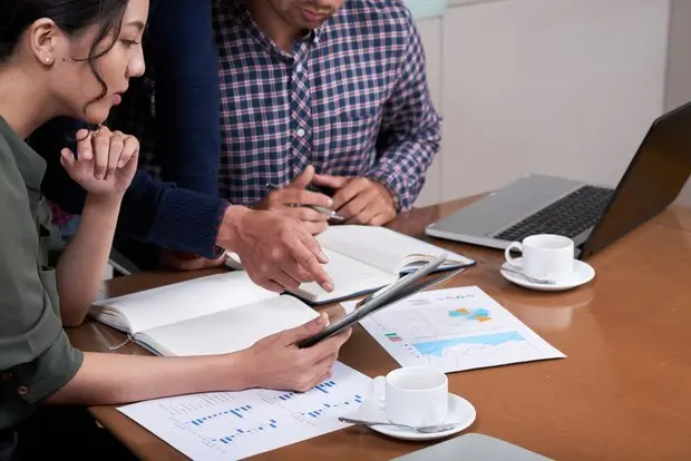 Who Needs a Benchmarking Report in UAE