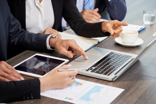 Why Choose Arabian Wingz For Free Zone Company Formation in Abu Dhabi