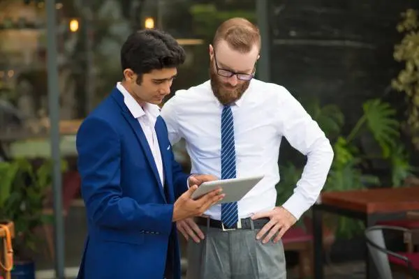 Choose Arabian Wingz Expert Business Setup Consultants in Dubai