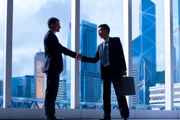 Why Partner with Arabian Wingz for Mainland Setup in Dubai